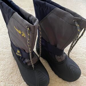 Kamik Kids Navy and Black Snow Boots Size 1Y